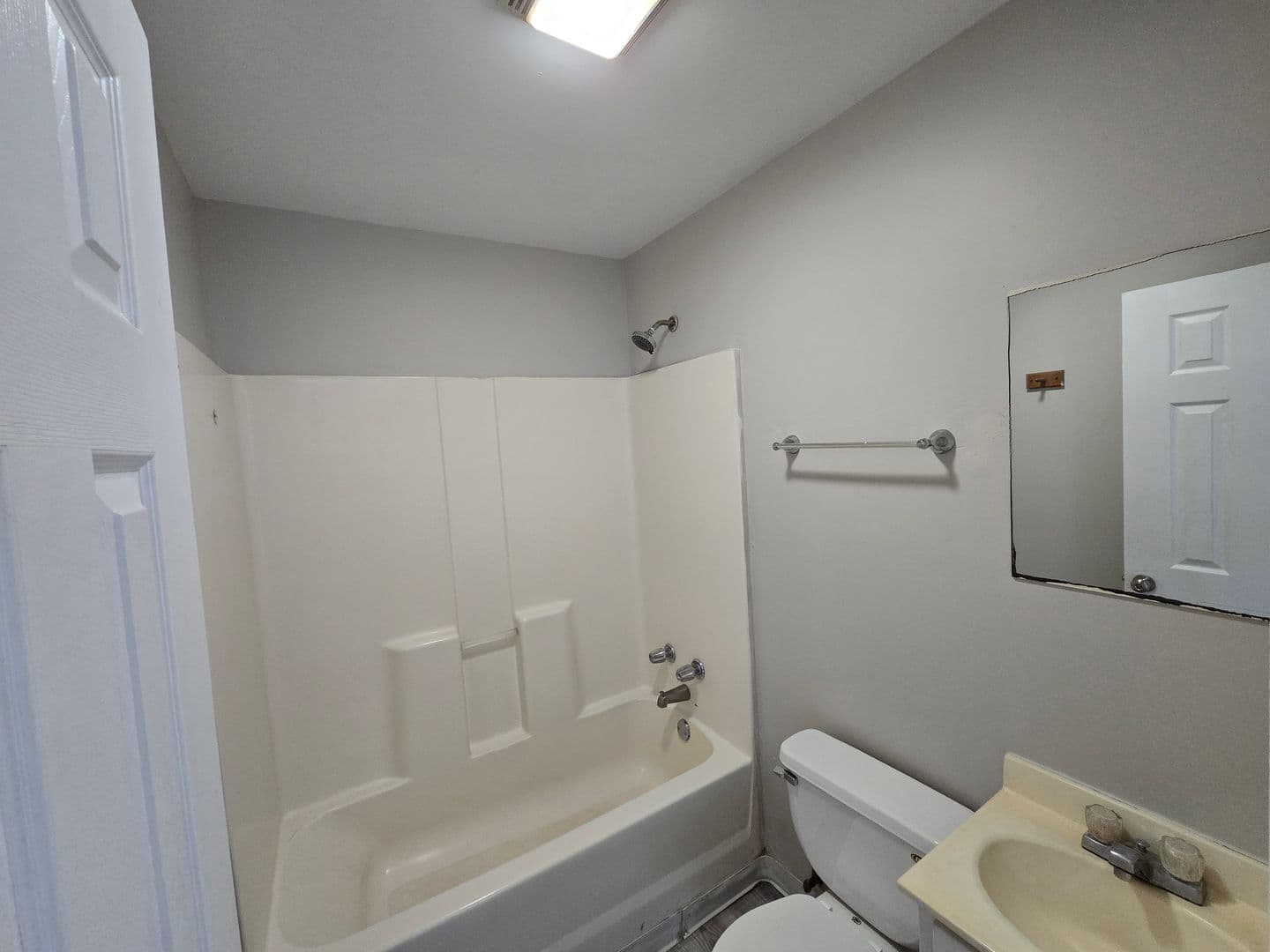 Truesdale Apartment: 745 Wabash Street