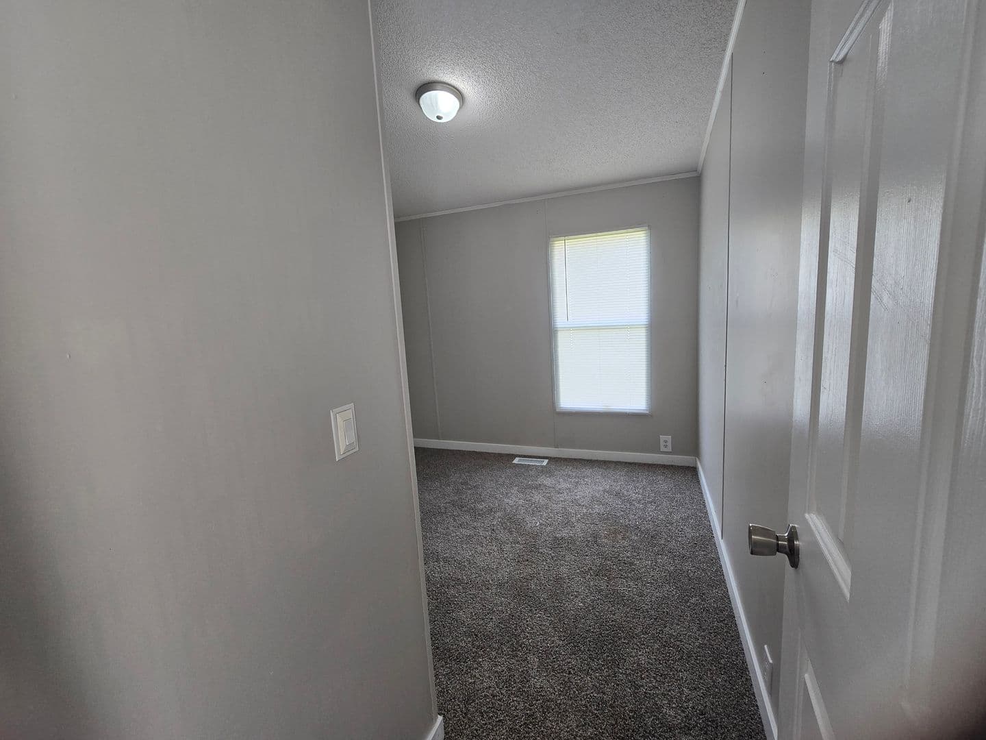 Warrenton Apartment: 1194 Juniper Drive
