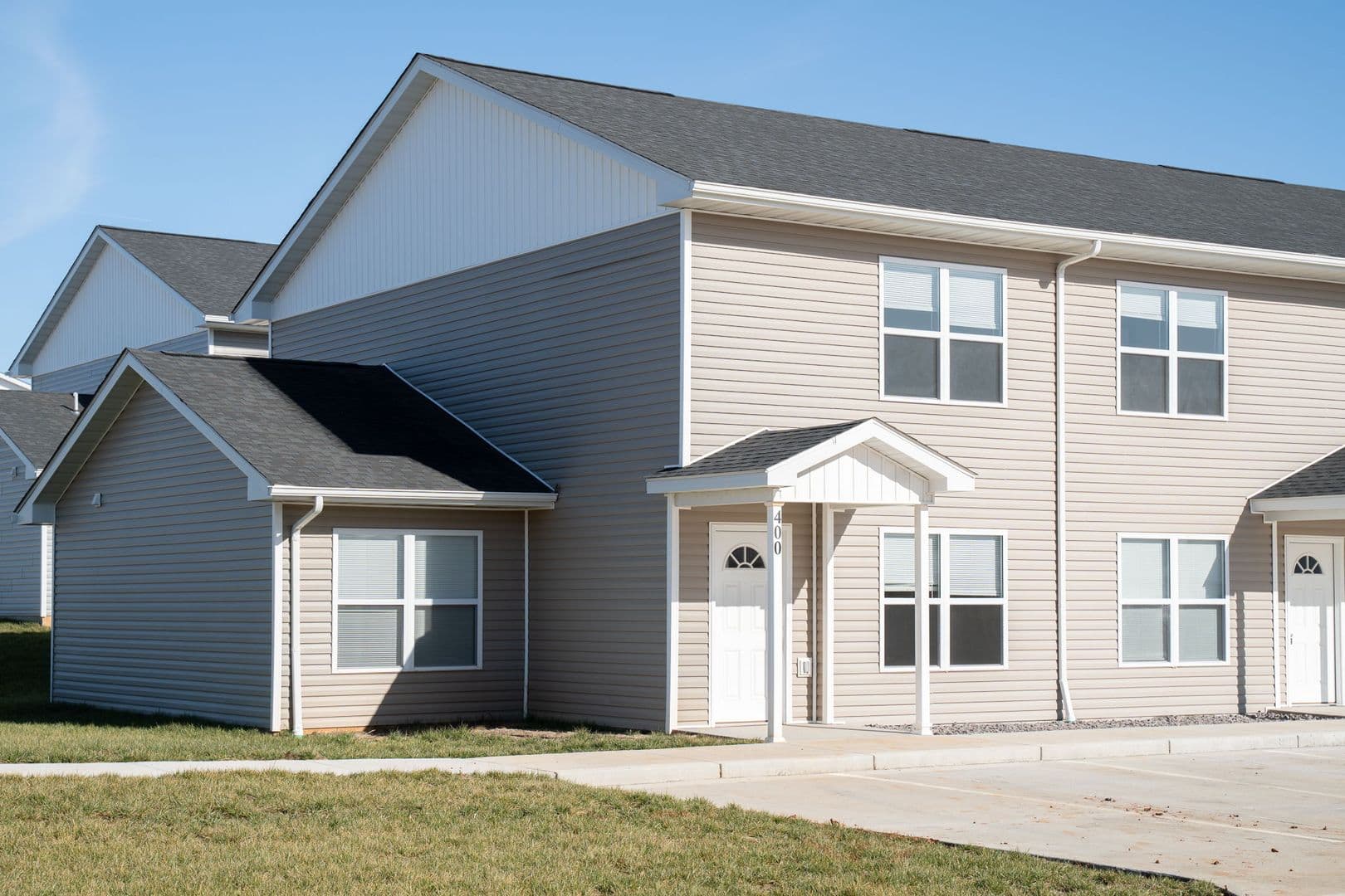 Farmington Apartment: 100 Roper Loop