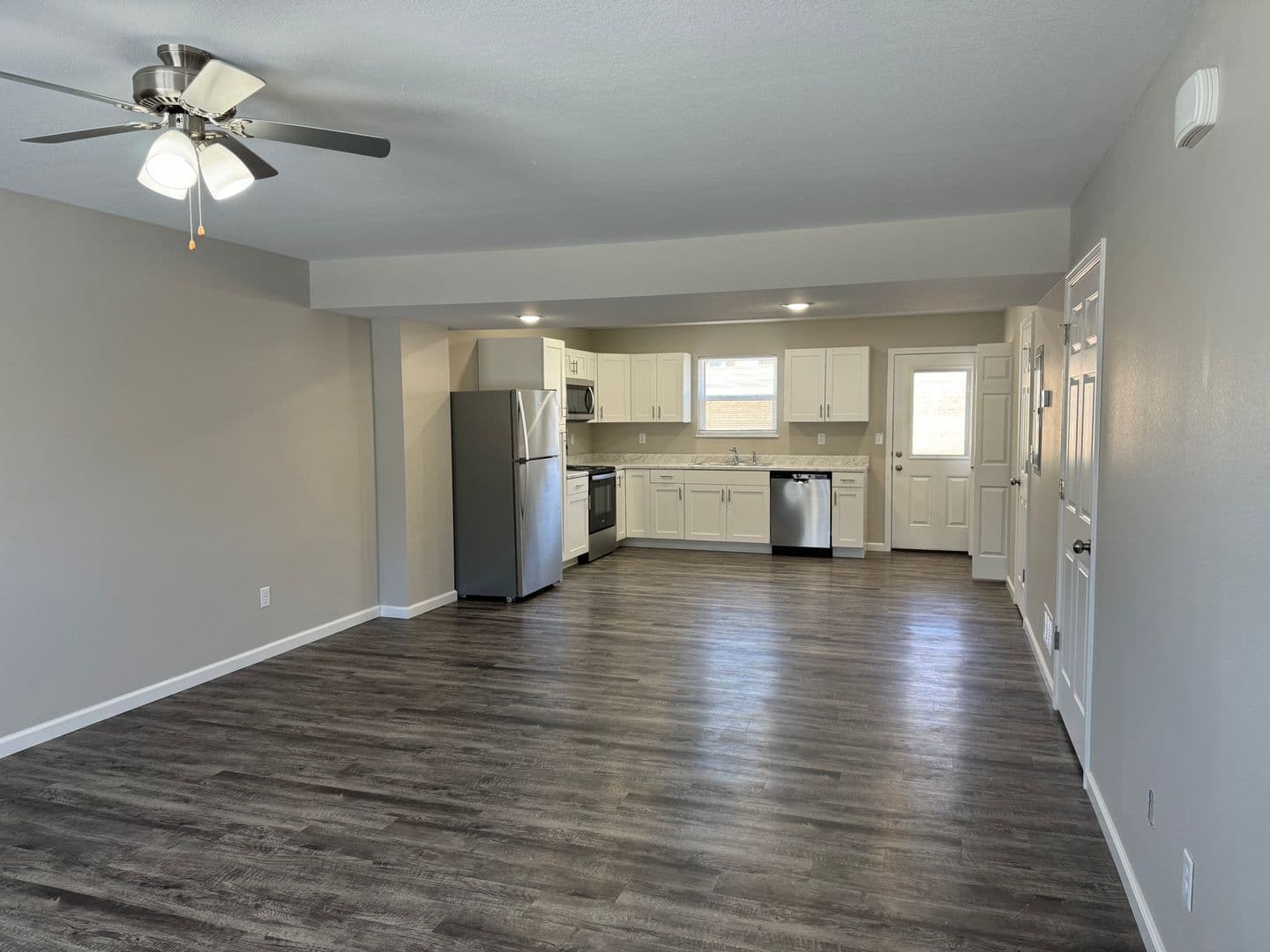 Warrenton Apartment: 16901 Cattail Bottoms Drive