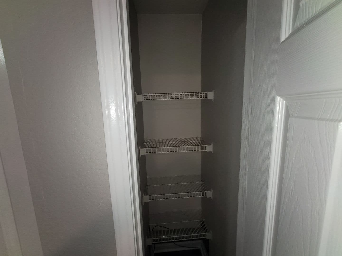 Warrenton Apartment: 1044 Hawthorne Village Drive