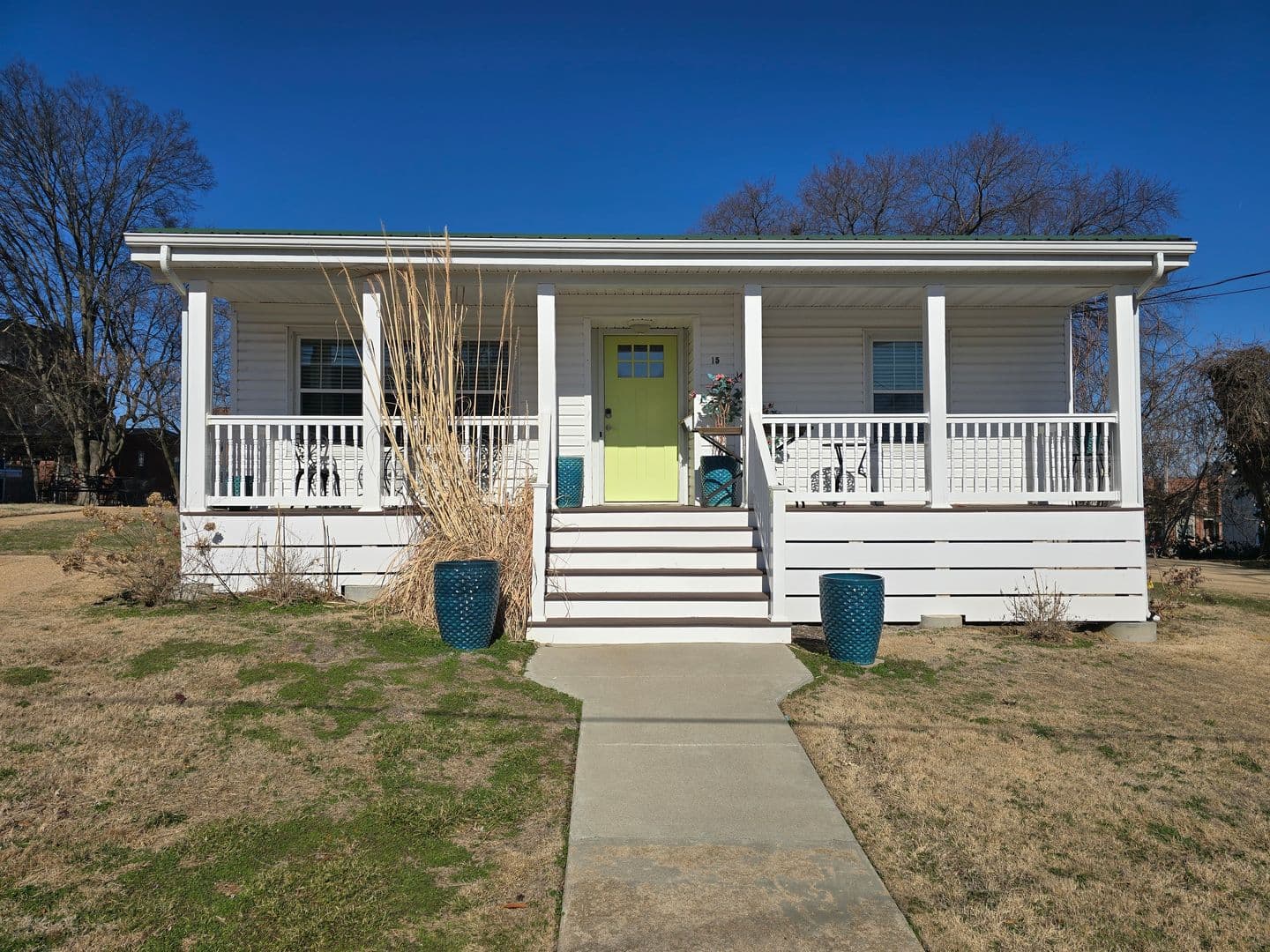 Washington House: 15 E Second Street
