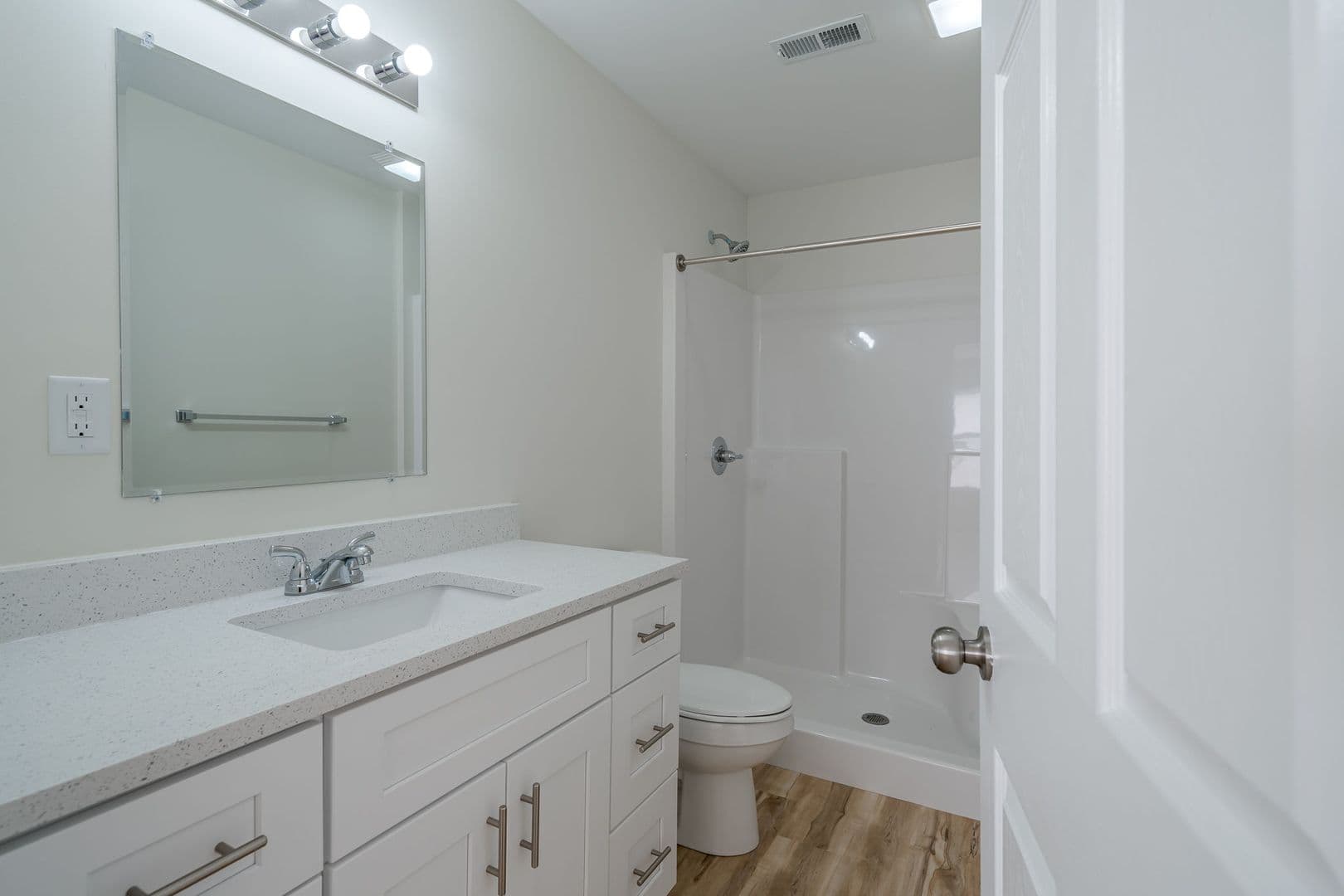 Farmington Apartment: 100 Roper Loop