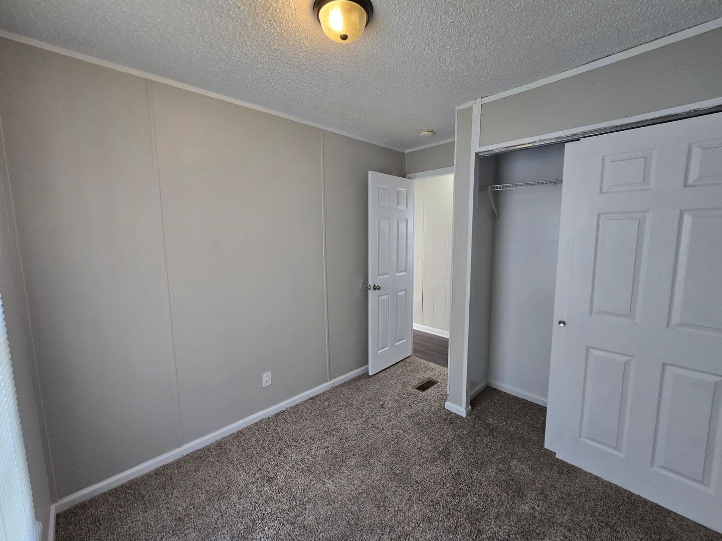 Warrenton Apartment: 1194 Juniper Drive