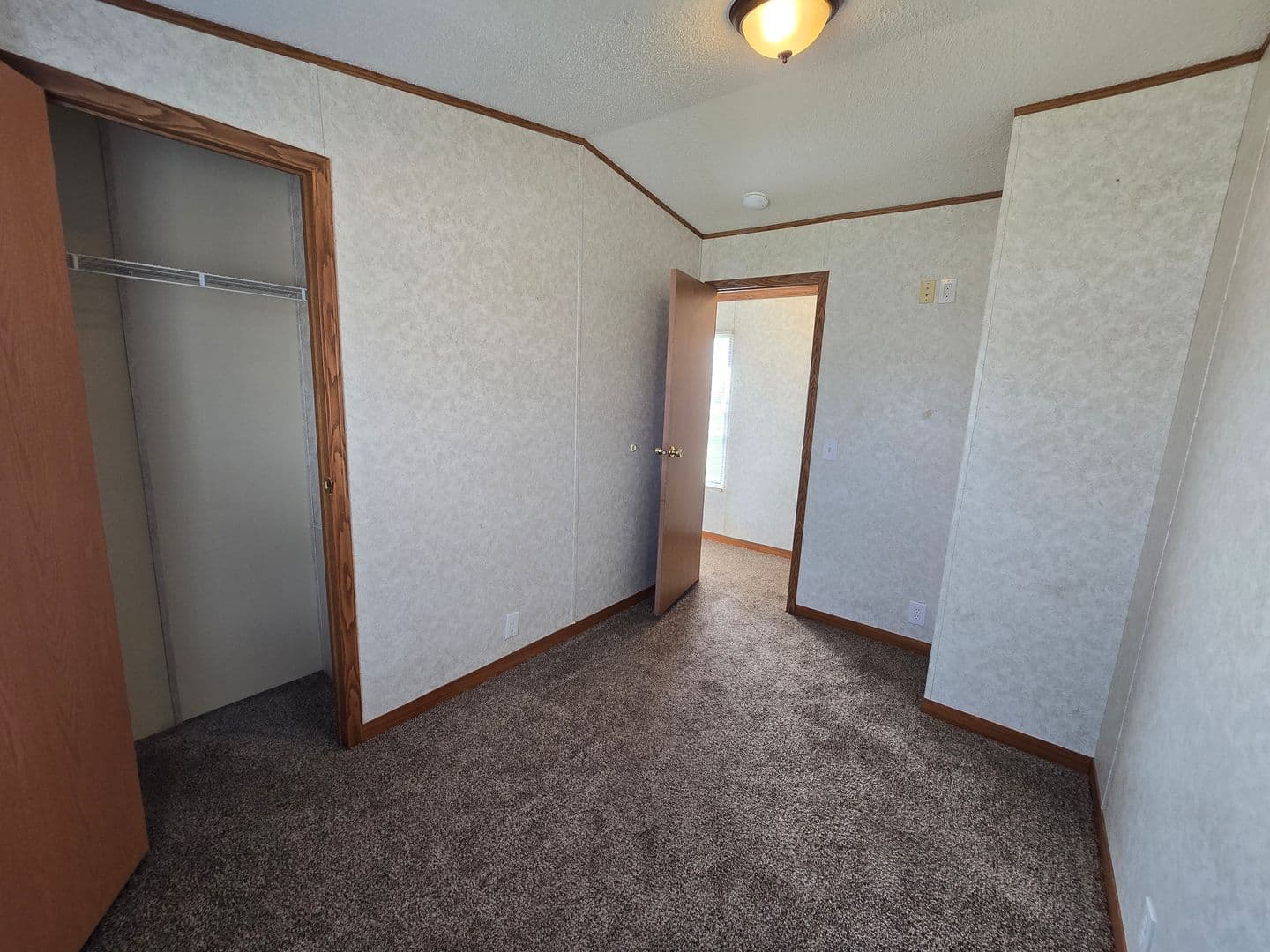 Warrenton Apartment: 1194 Juniper Drive