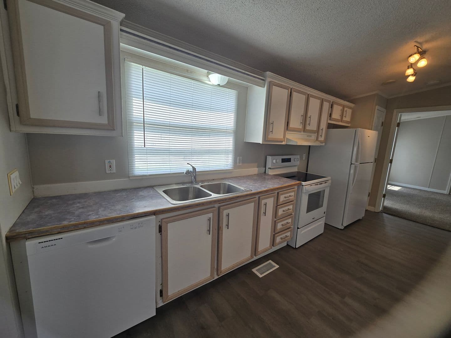 Warrenton Apartment: 1194 Juniper Drive