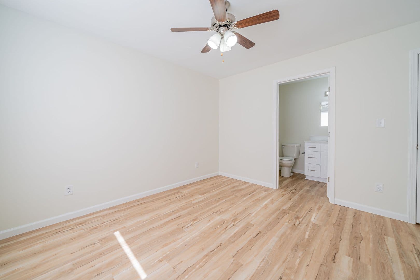 Farmington Apartment: 100 Roper Loop