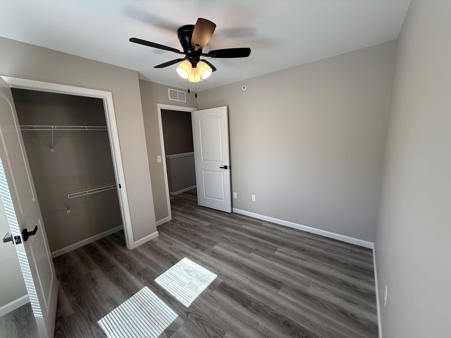 Washington Apartment: 2549 E. 5th Street