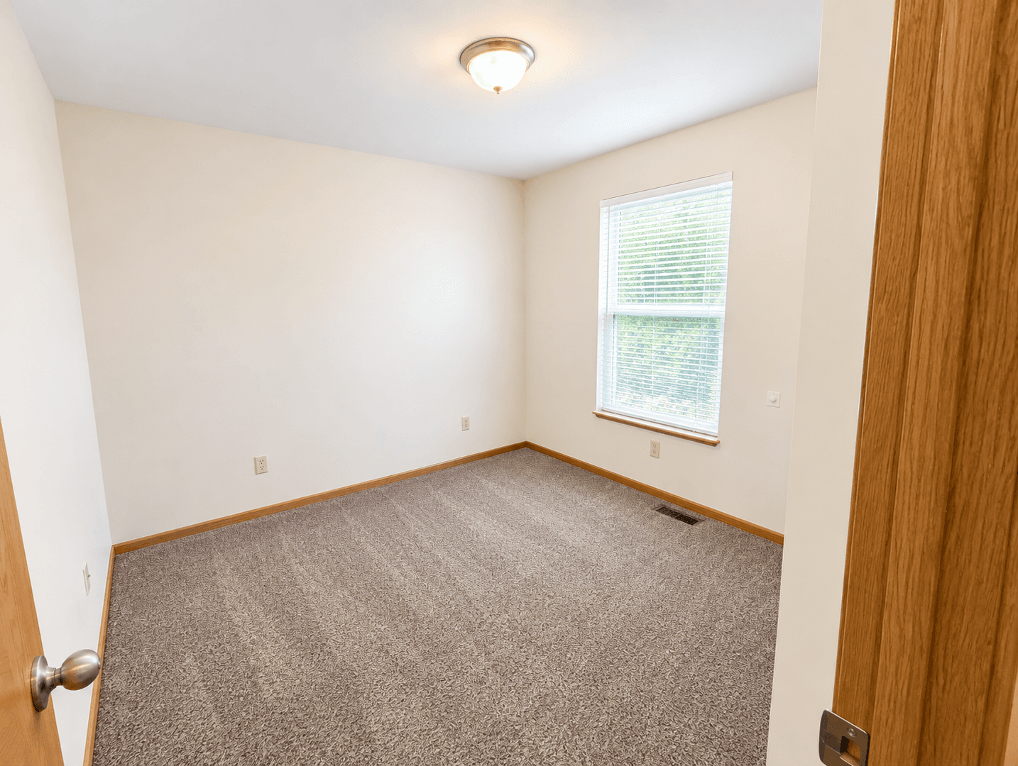 Union Apartment: 407B Prairie Hill Court
