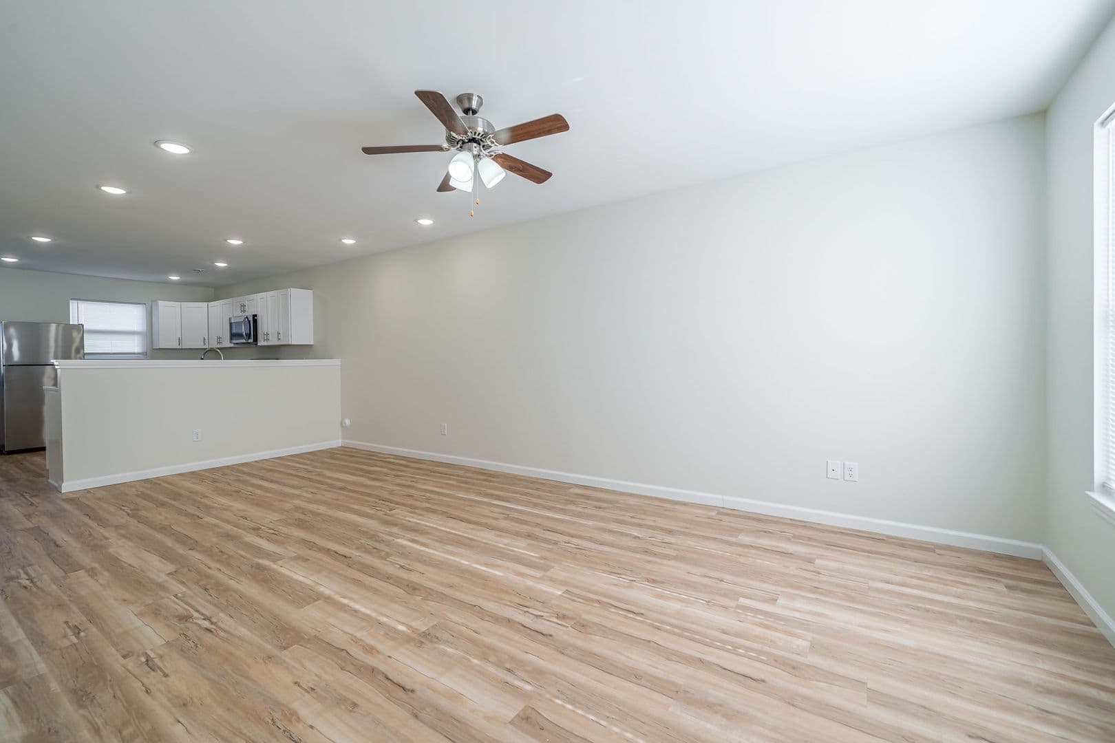 Farmington Apartment: 100 Roper Loop
