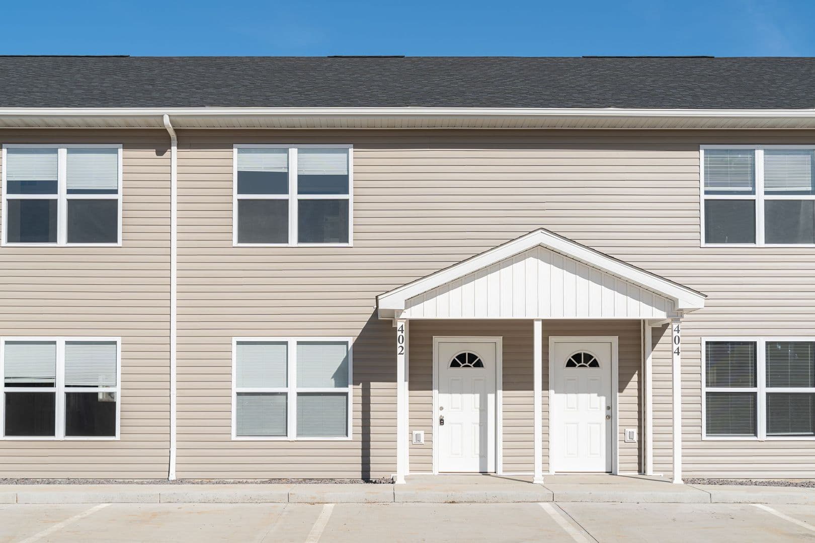 Farmington Apartment: 100 Roper Loop