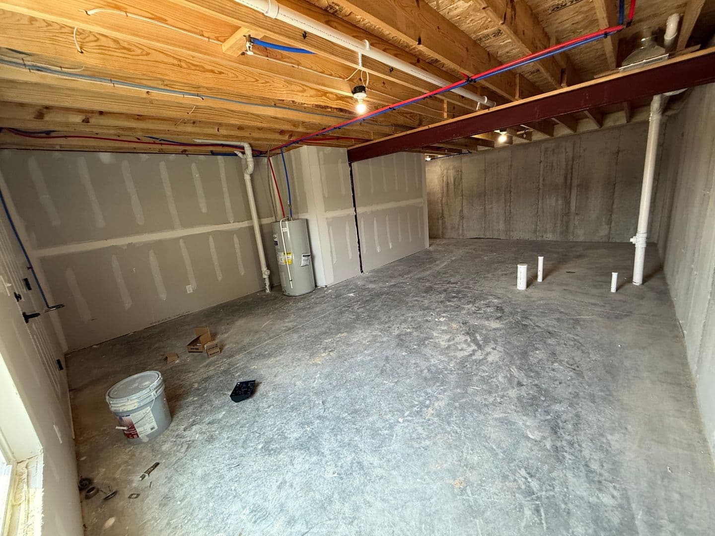 Washington Apartment: 2549 E. 5th Street