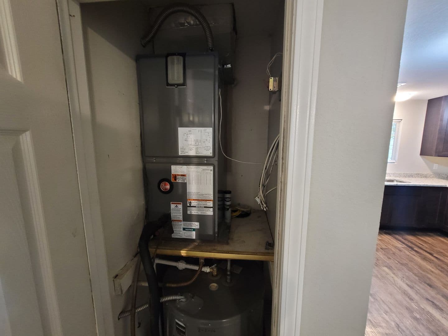 Warrenton Apartment: 1044 Hawthorne Village Drive