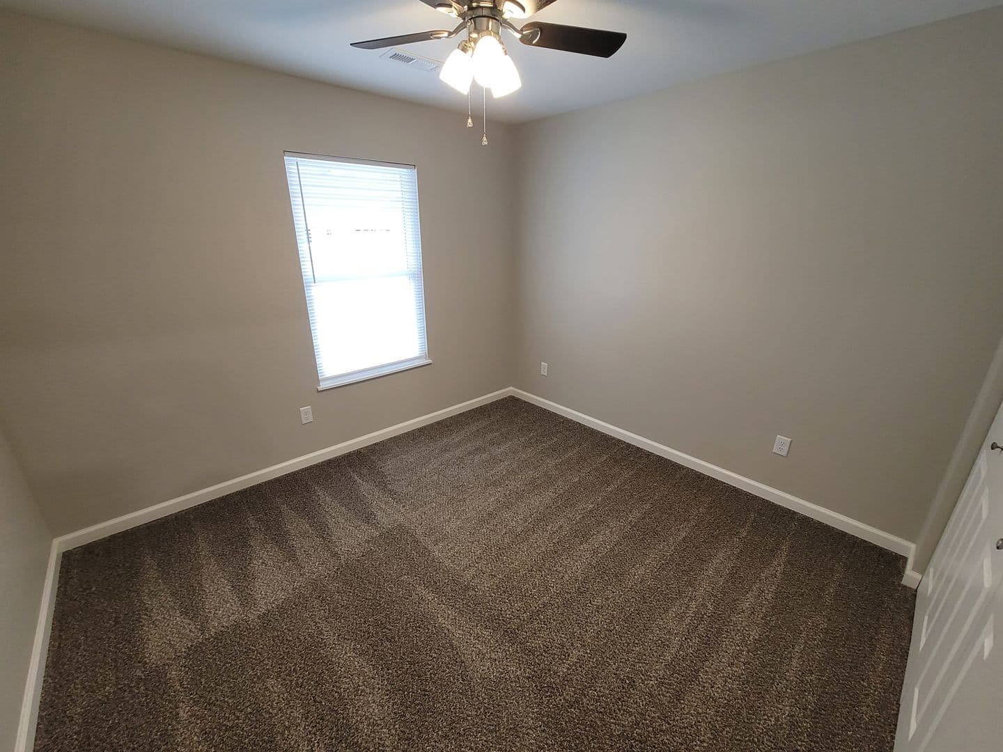 Washington Apartment: 106 Acorn Crk Rd