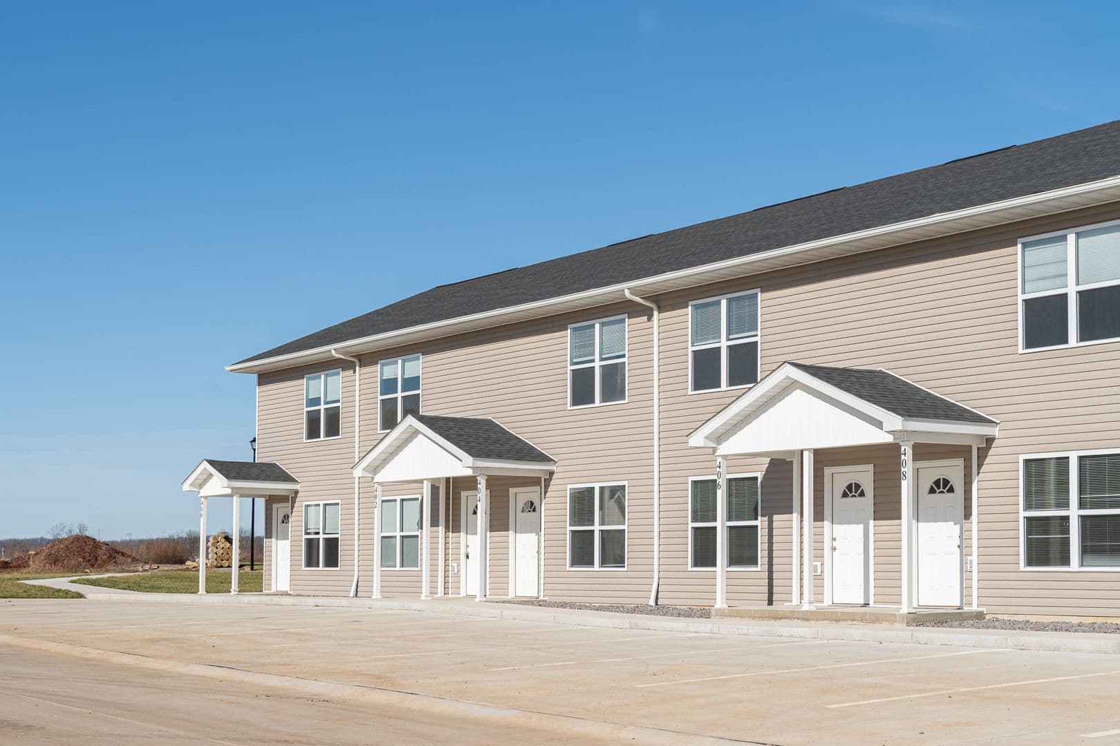 Farmington Apartment: 100 Roper Loop
