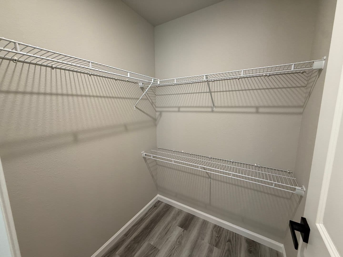 Washington Apartment: 2549 E. 5th Street