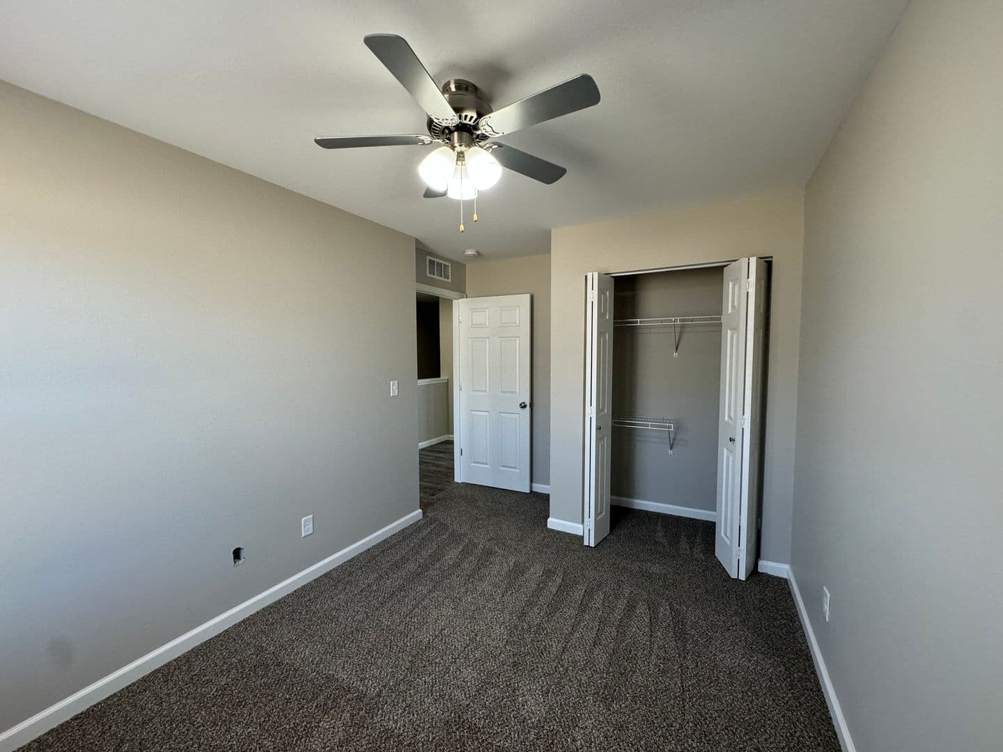 Warrenton Apartment: 16901 Cattail Bottoms Drive