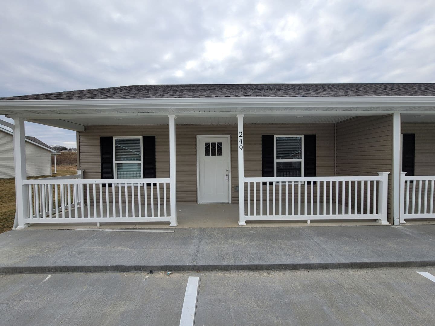 Washington Apartment: 106 Acorn Crk Rd