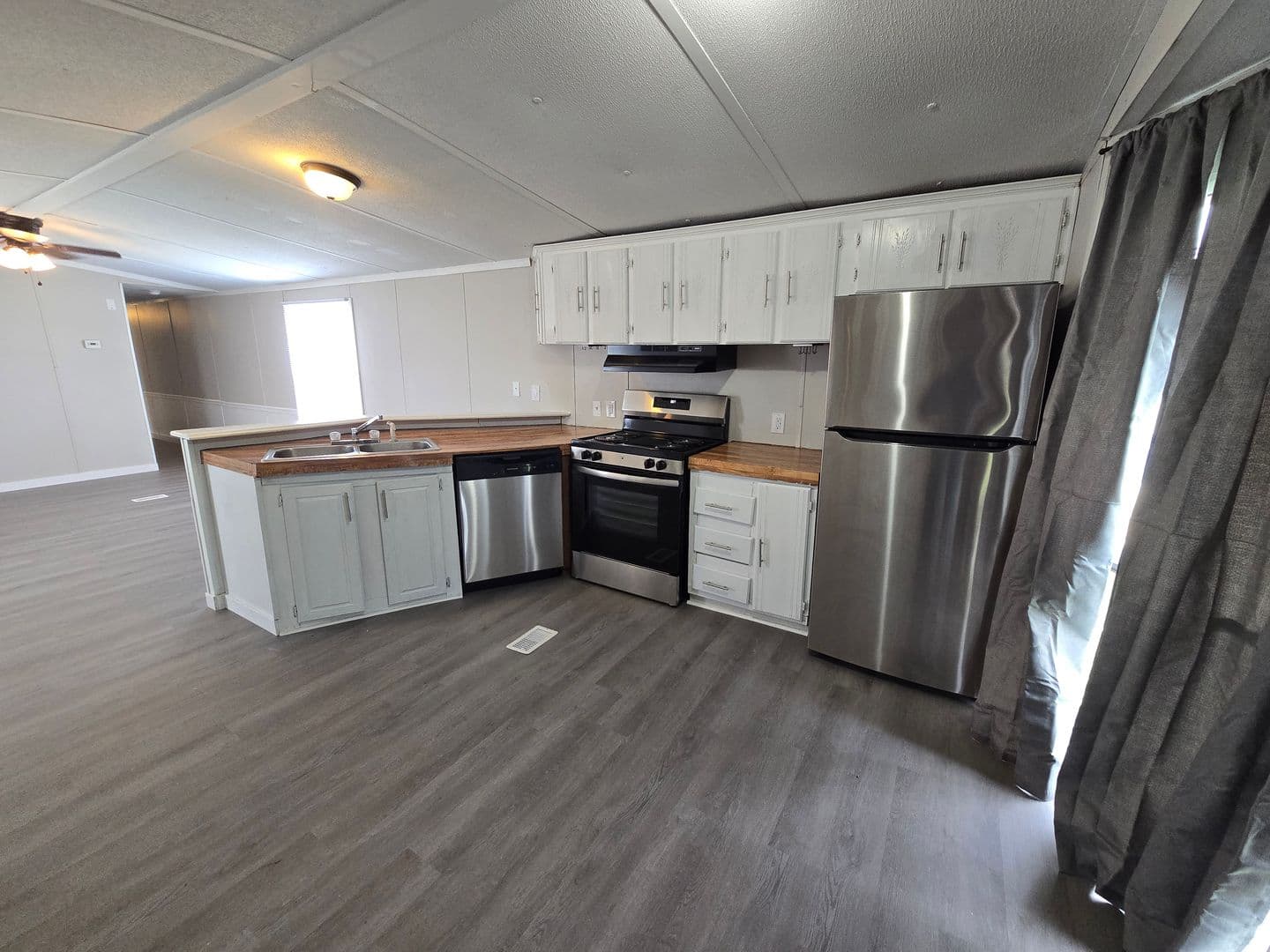 Warrenton Apartment: 1194 Juniper Drive