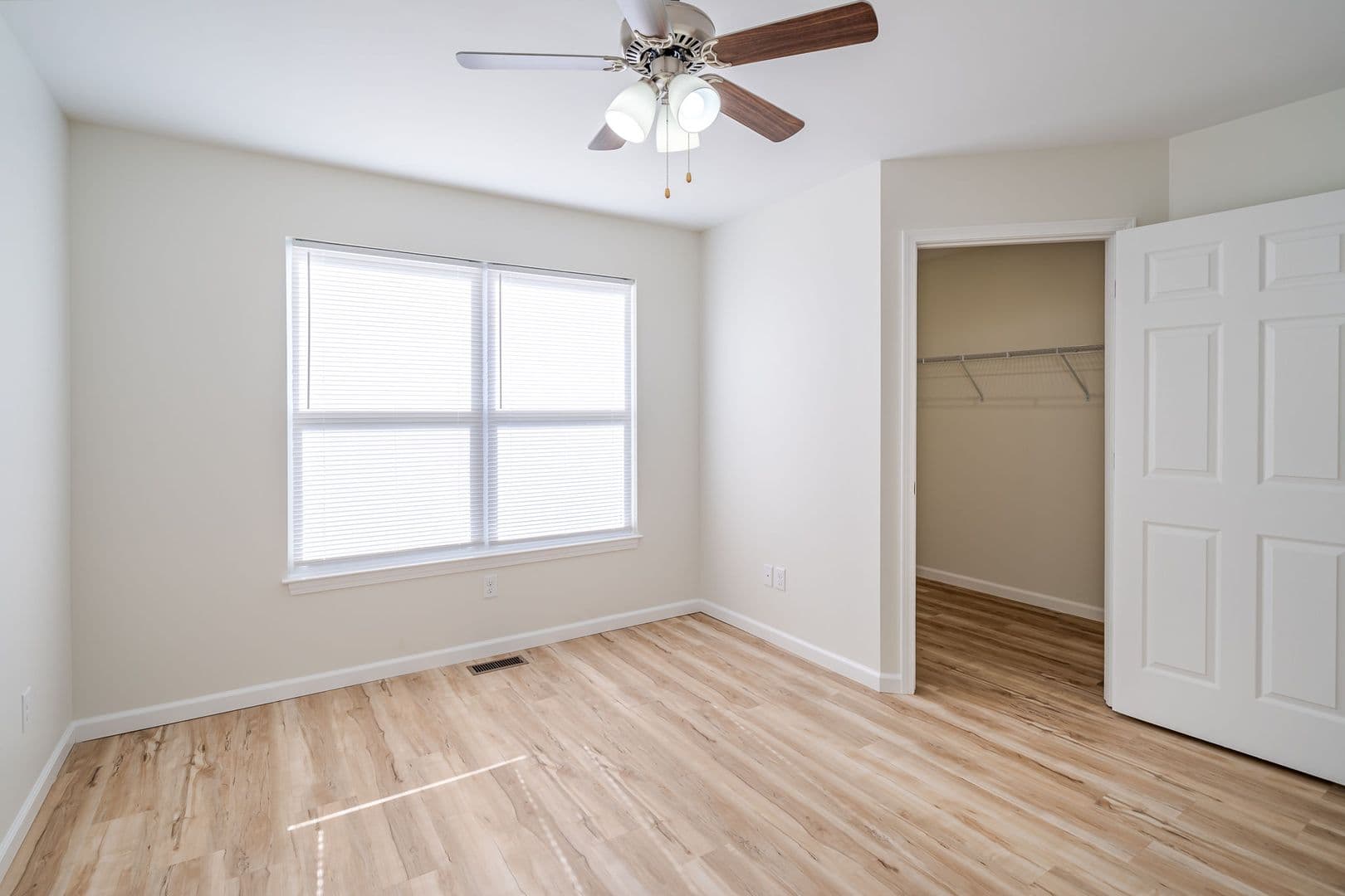 Farmington Apartment: 100 Roper Loop