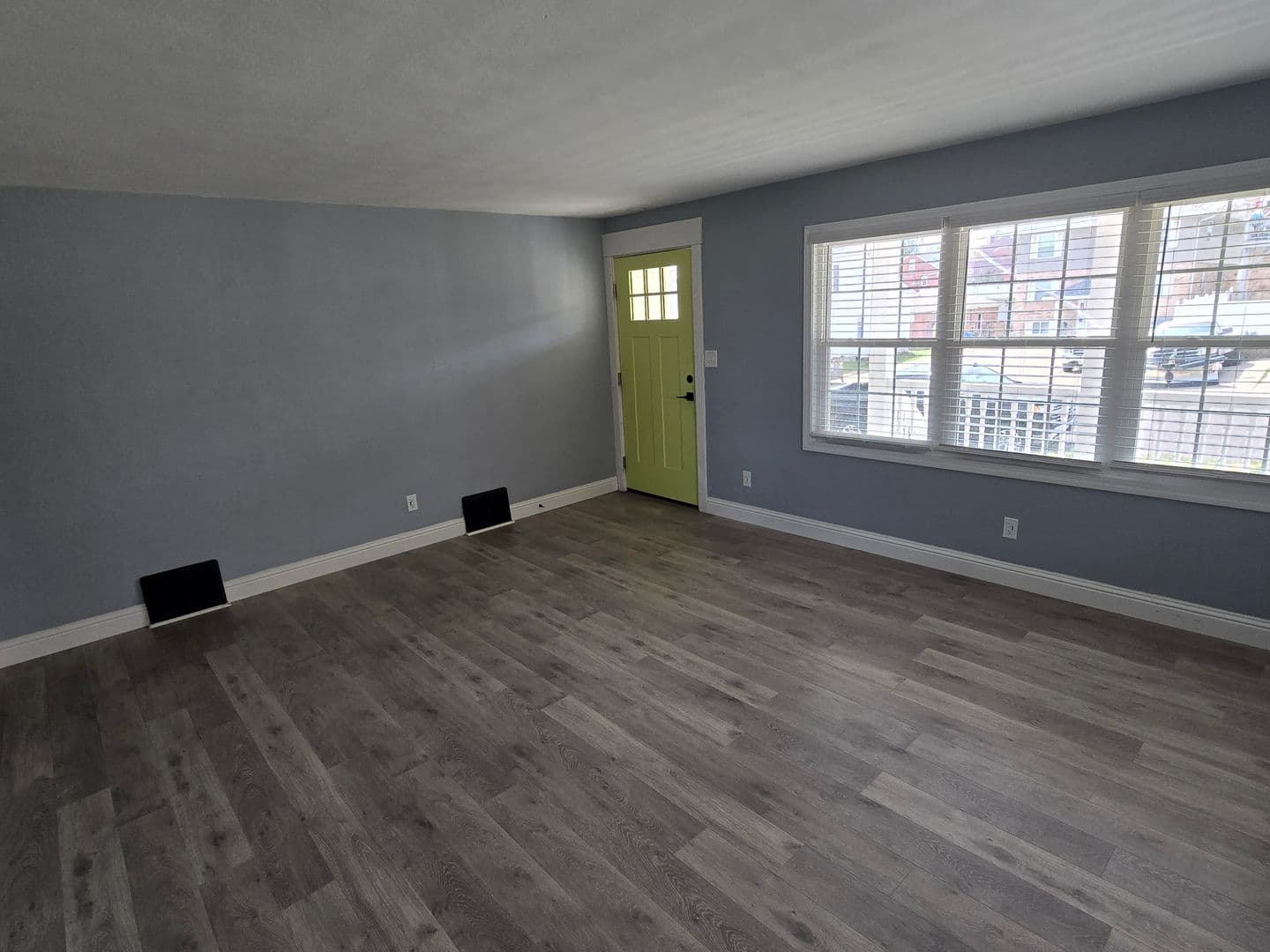 Washington House: 15 E Second Street