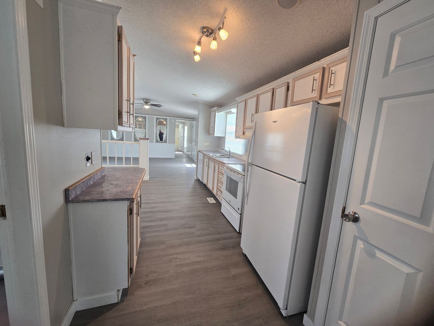 Warrenton Apartment: 1194 Juniper Drive