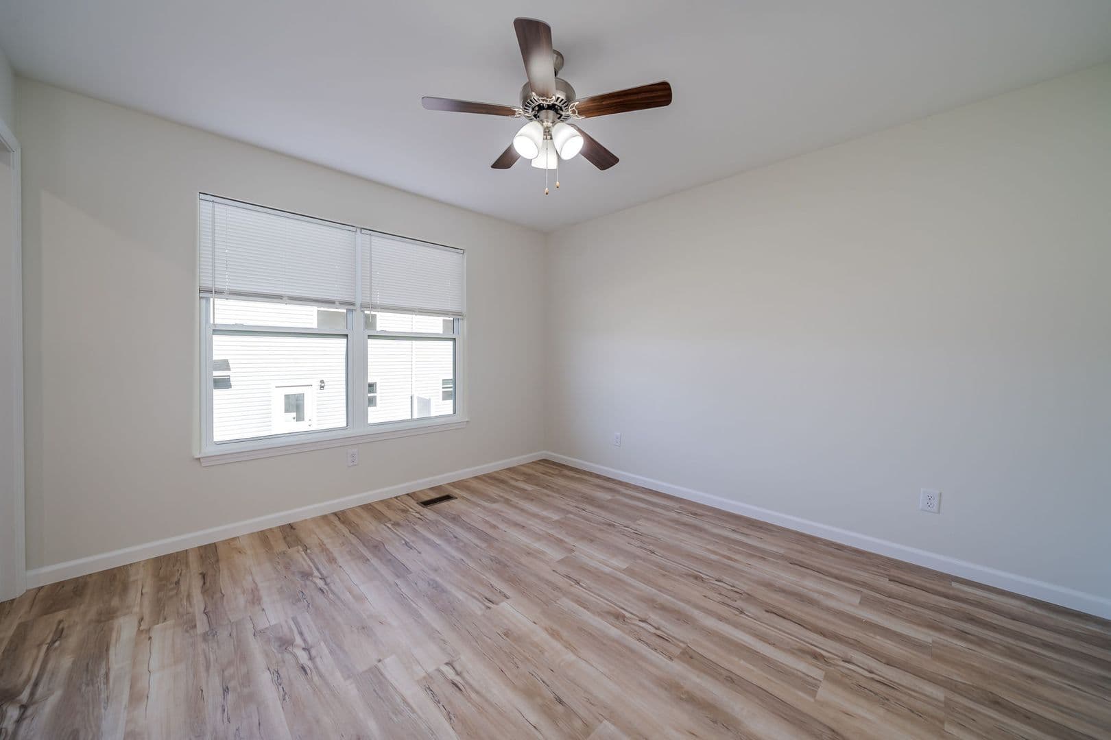 Farmington Apartment: 100 Roper Loop