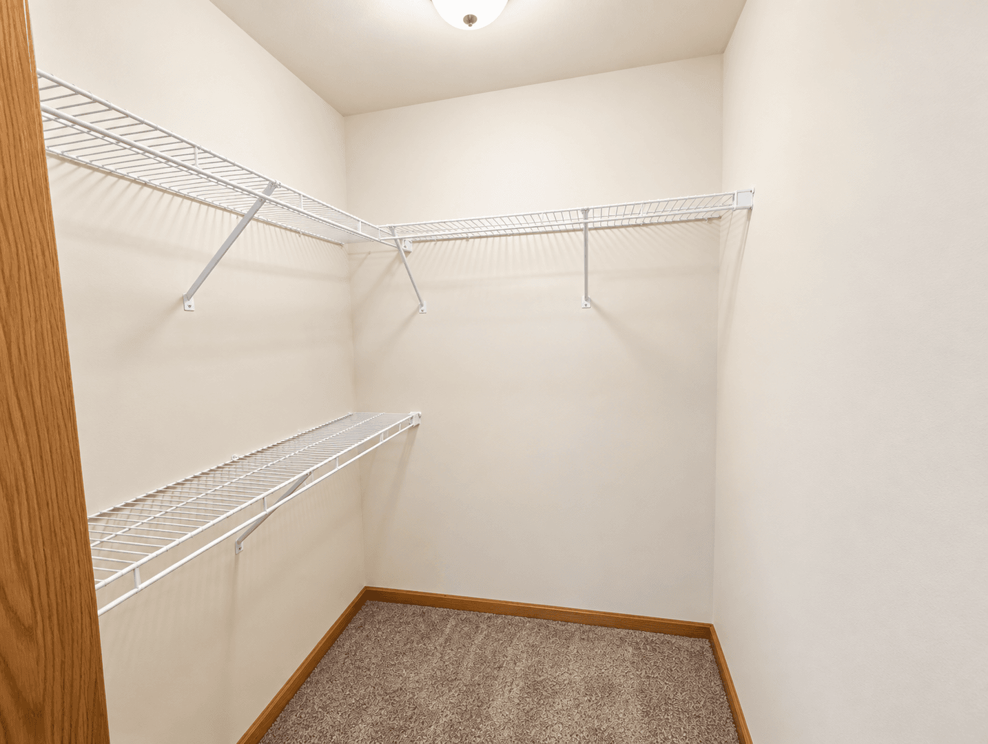 Union Apartment: 407B Prairie Hill Court