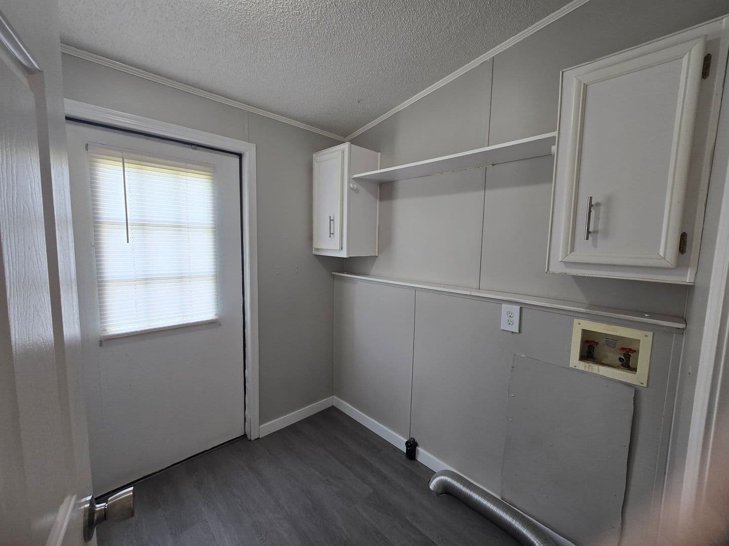 Warrenton Apartment: 1194 Juniper Drive