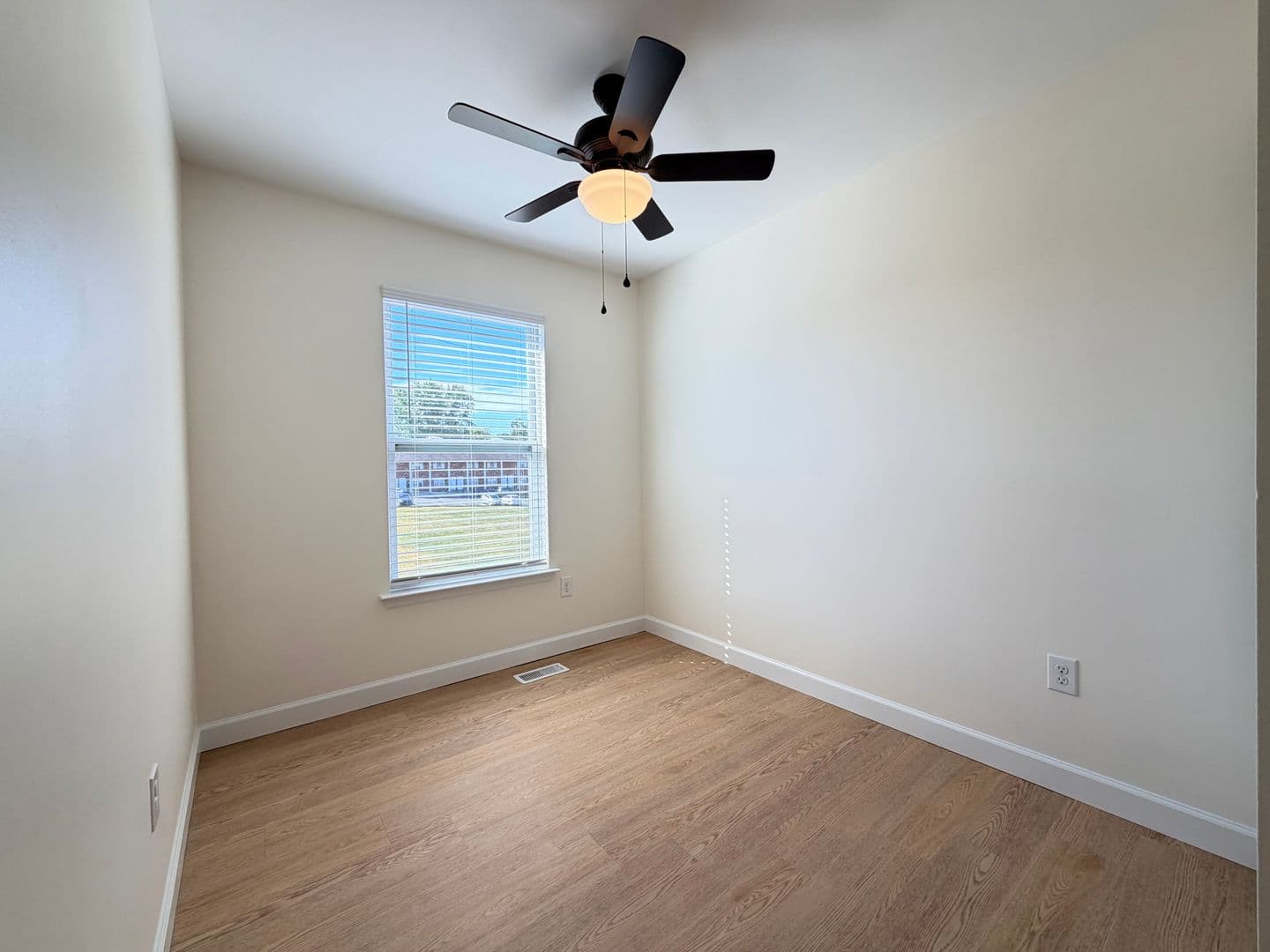 Wentzville Apartment: 700 Scotti Lane