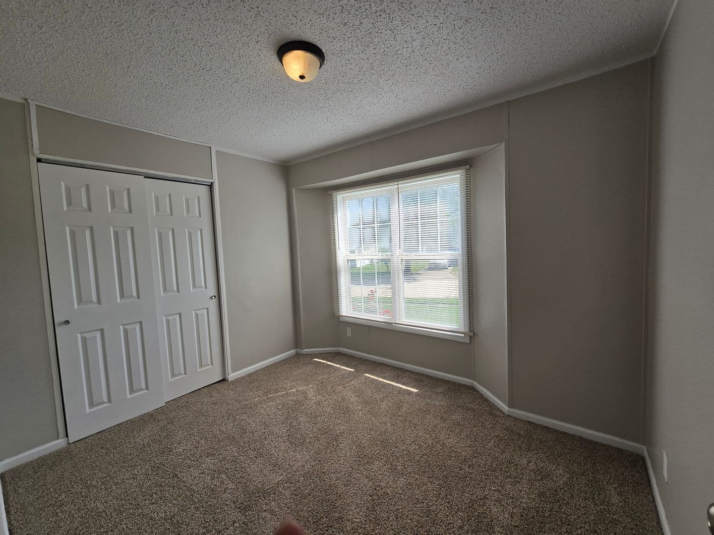 Warrenton Apartment: 1194 Juniper Drive