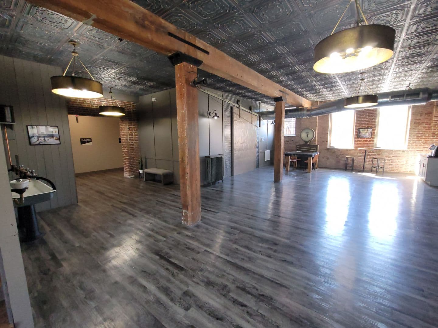 Washington Apartment: 700 W. 2nd Street