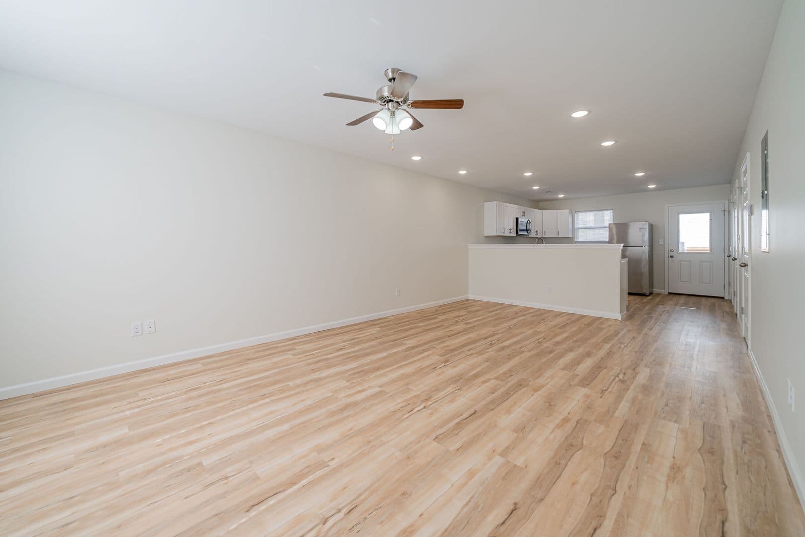 Farmington Apartment: 100 Roper Loop