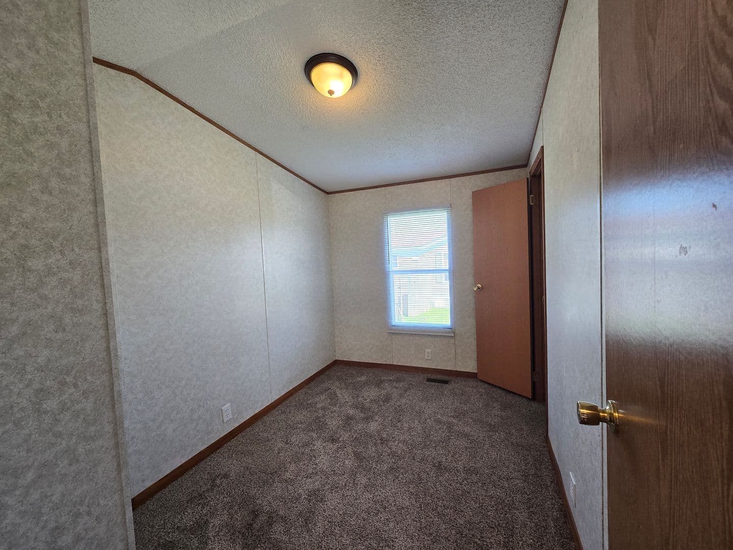 Warrenton Apartment: 1194 Juniper Drive