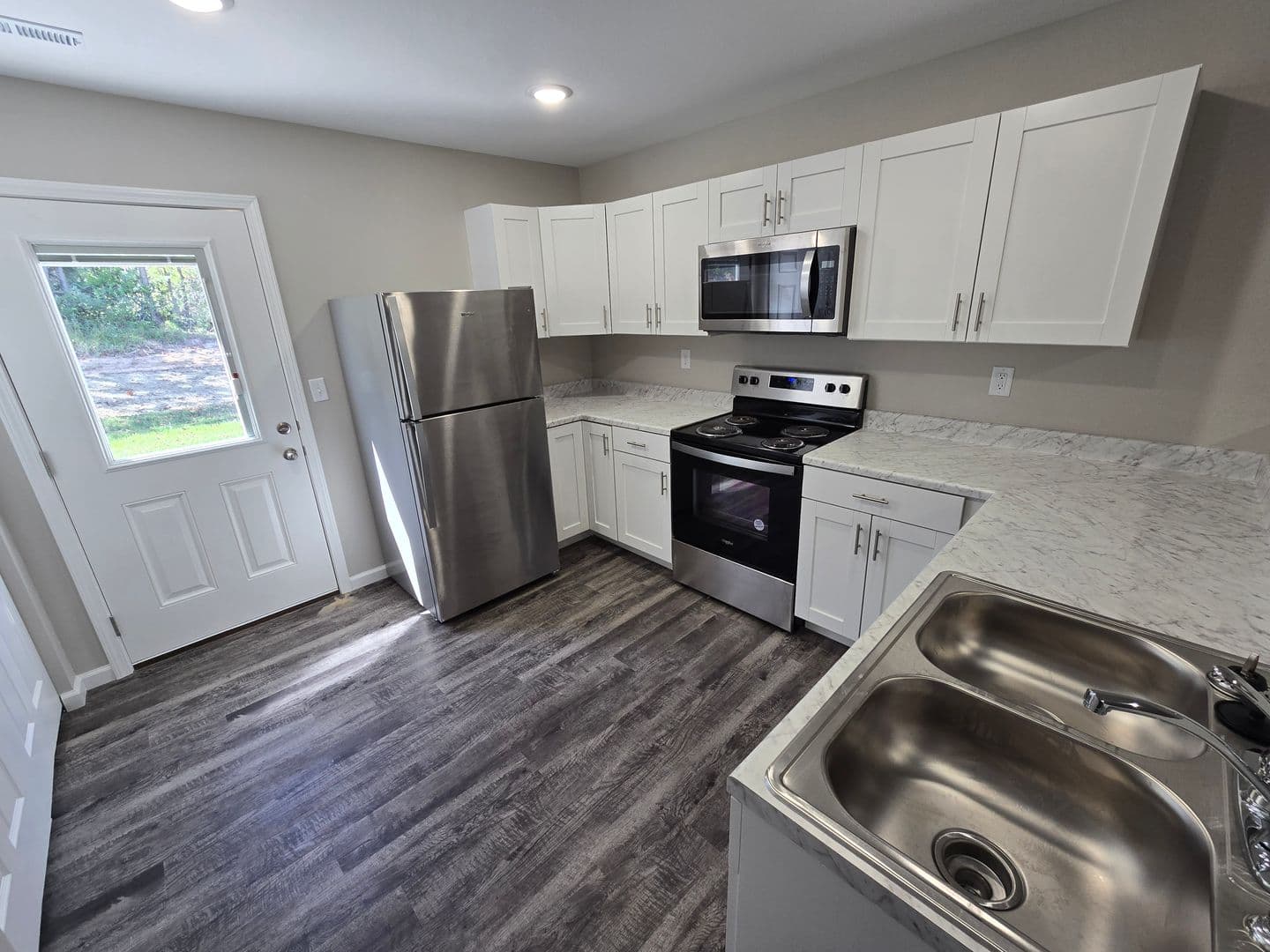St Clair Apartment: 101 Goldfinch Drive