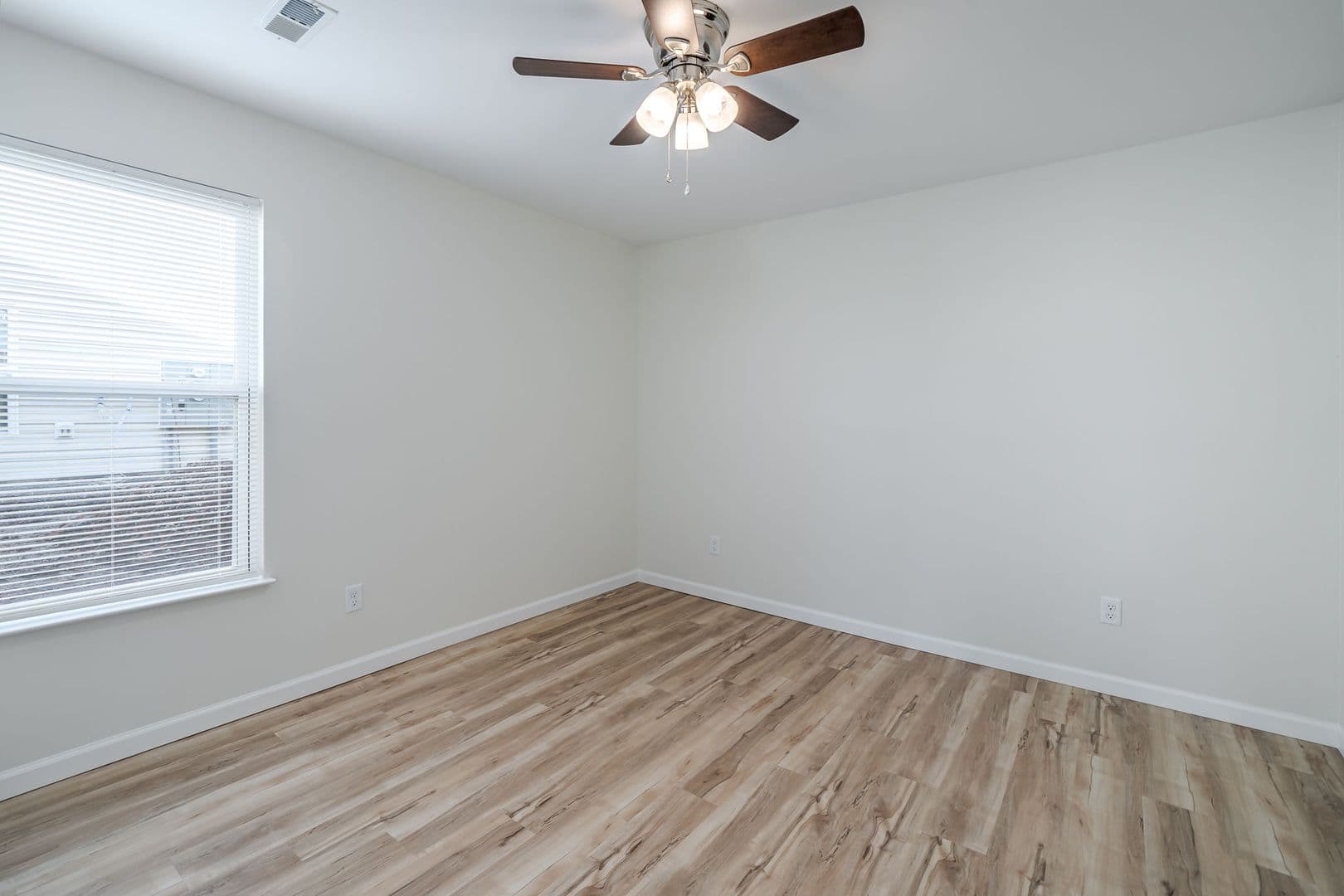 Farmington Apartment: 100 Roper Loop