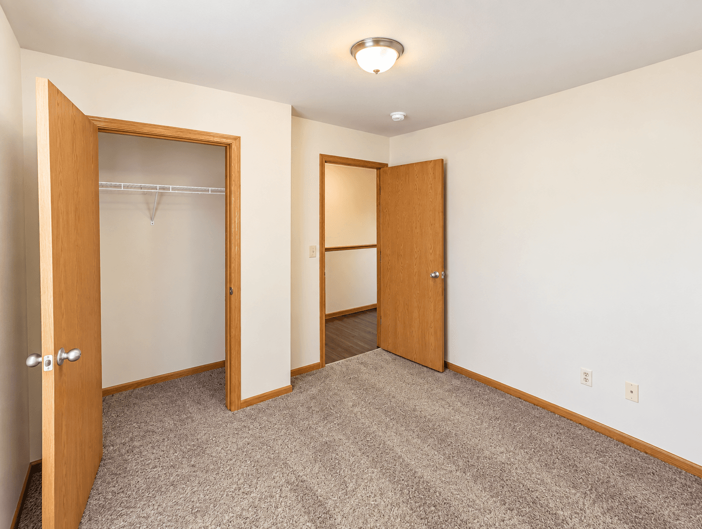 Union Apartment: 407B Prairie Hill Court