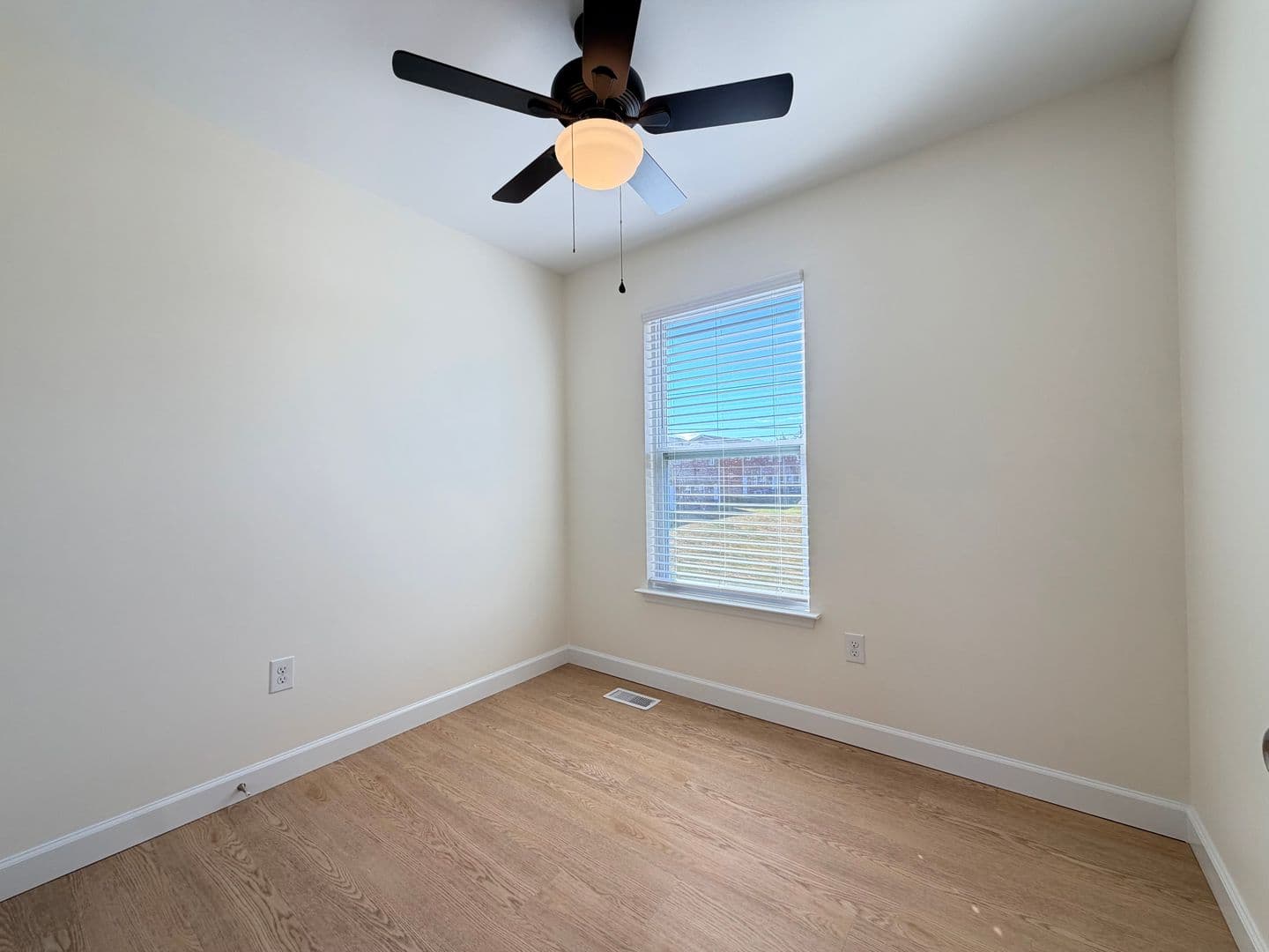 Wentzville Apartment: 700 Scotti Lane