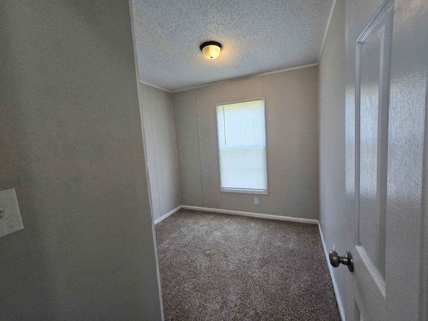Warrenton Apartment: 1194 Juniper Drive
