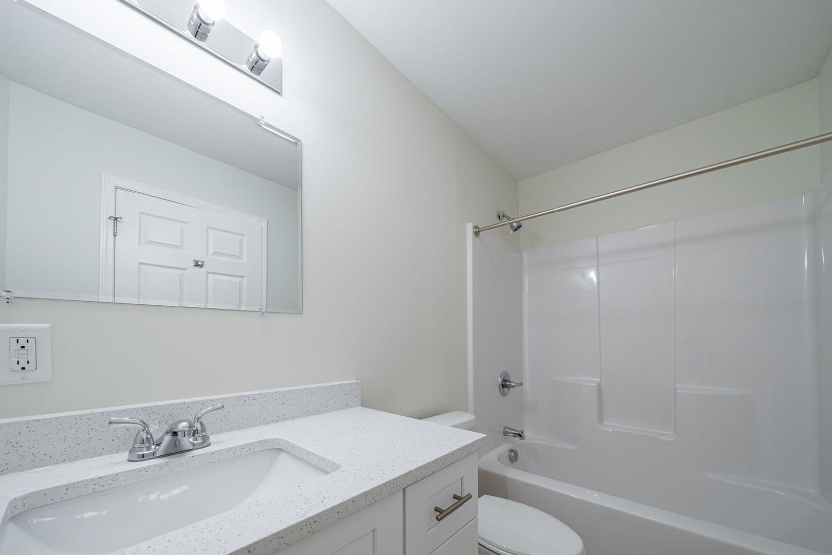 Farmington Apartment: 100 Roper Loop