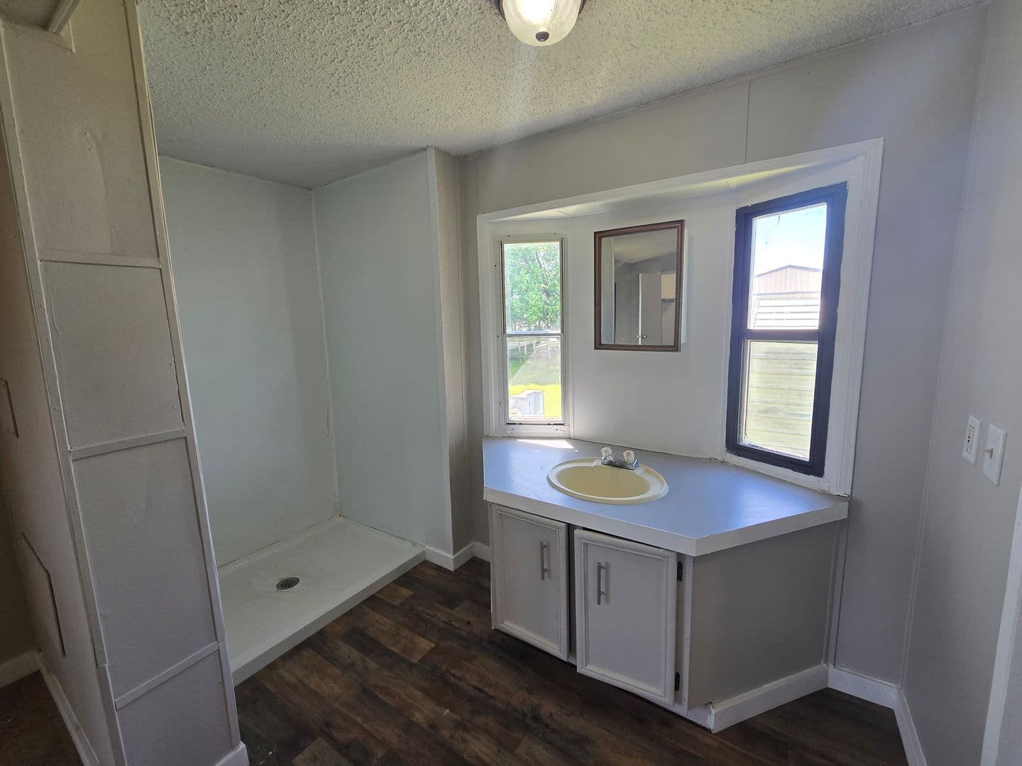 Warrenton Apartment: 1194 Juniper Drive
