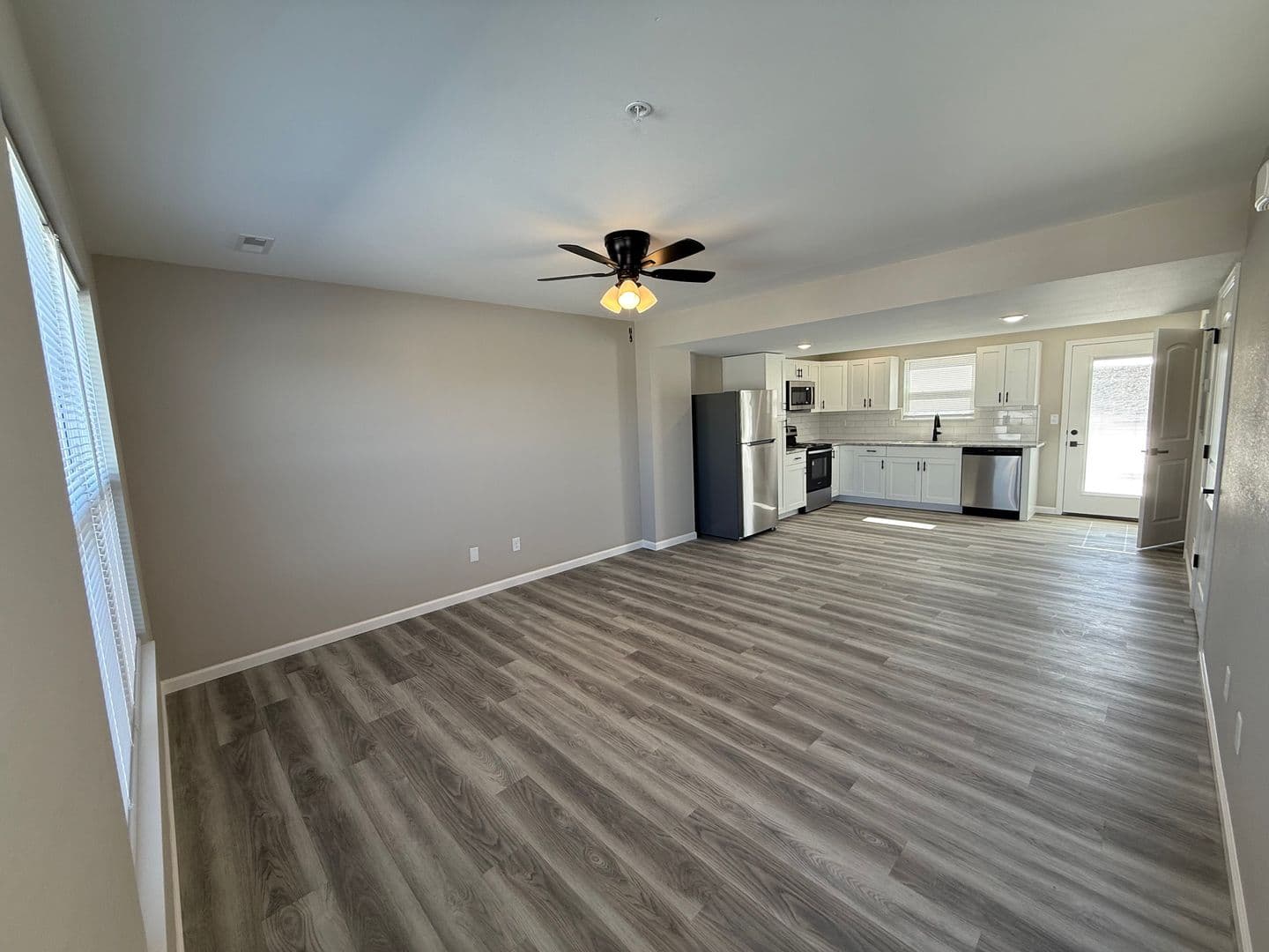 Washington Apartment: 2549 E. 5th Street