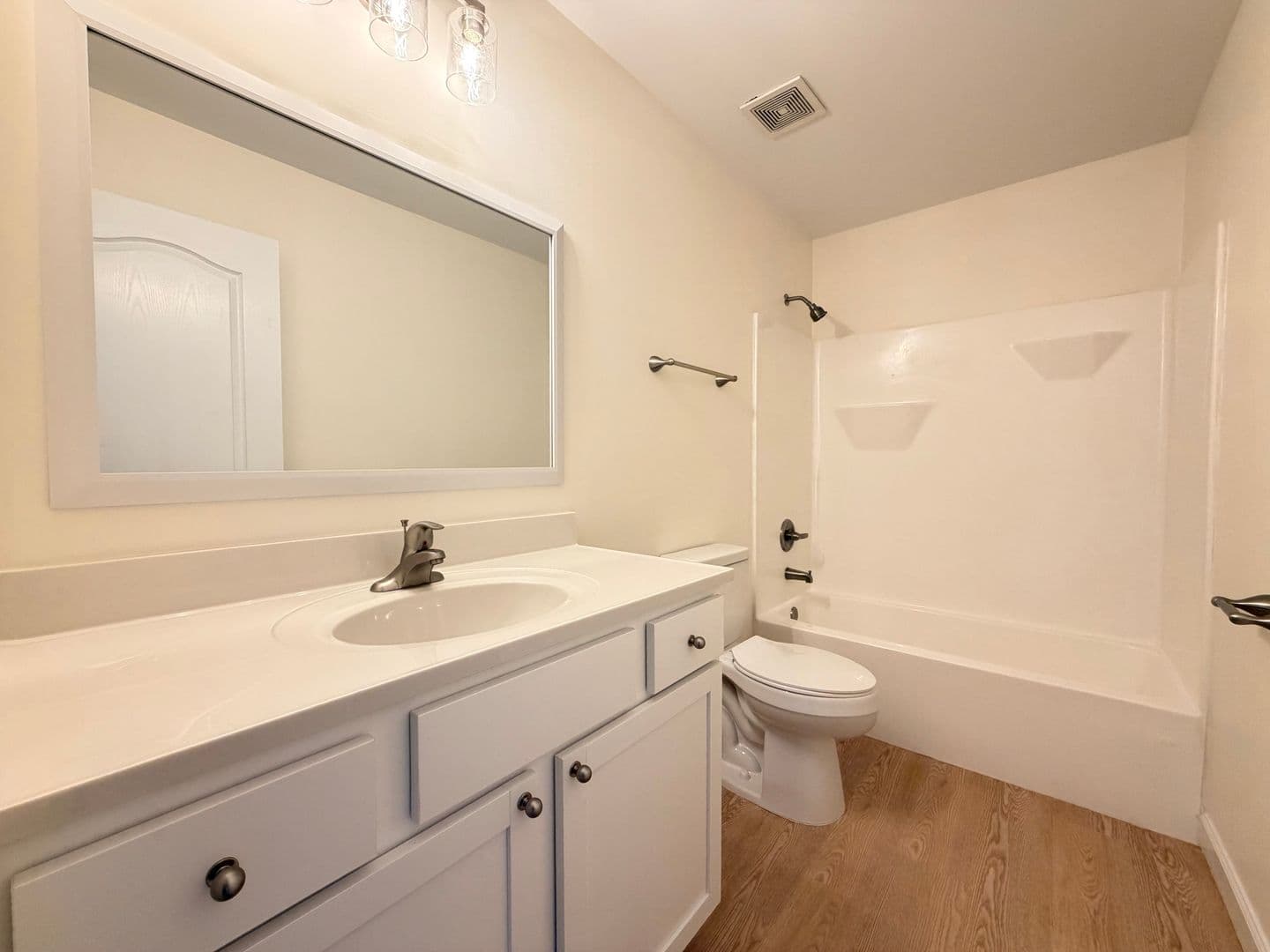 Wentzville Apartment: 700 Scotti Lane