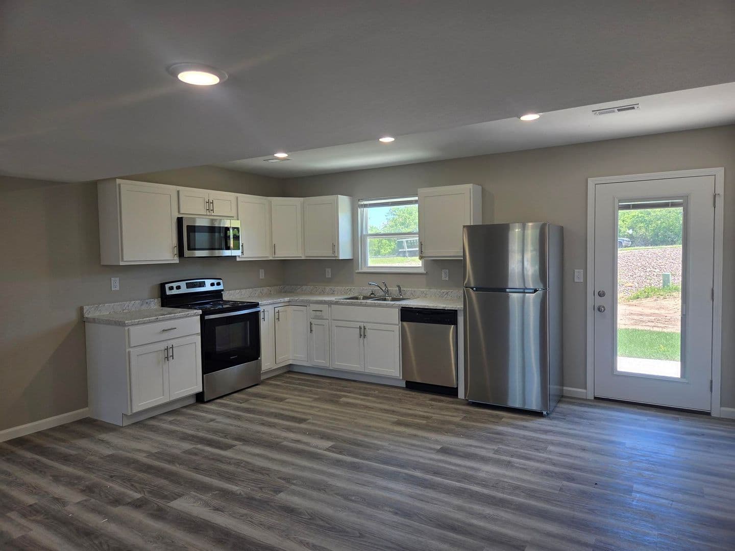 Sullivan Apartment: 101 Fern Hollow Drive