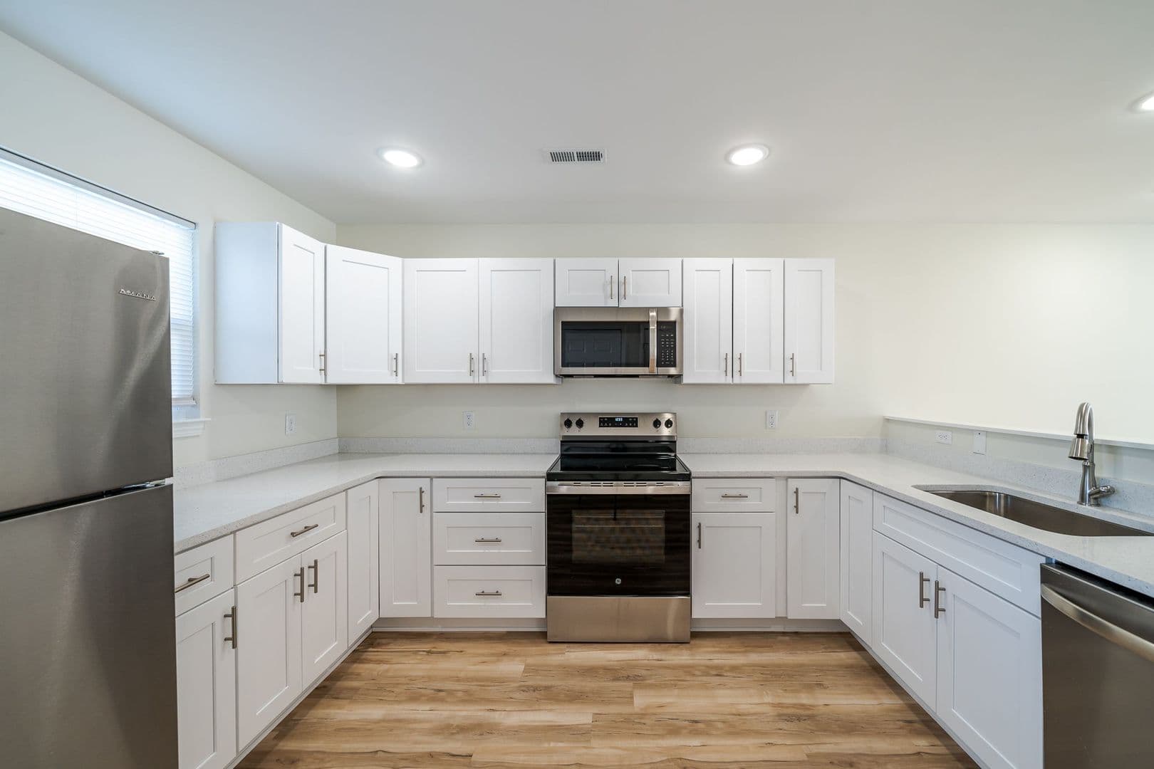 Farmington Apartment: 100 Roper Loop