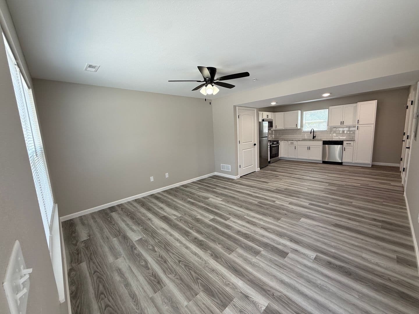 Washington Apartment: 2549 E. 5th Street