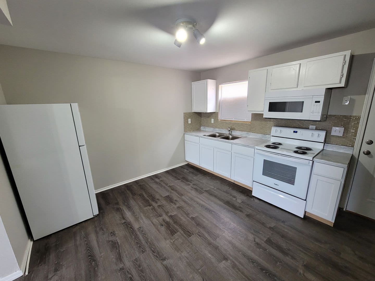Truesdale Apartment: 745 Wabash Street