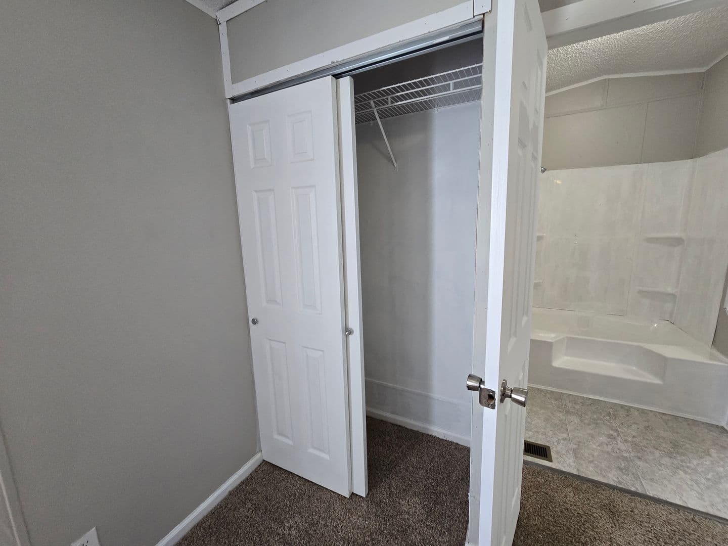 Warrenton Apartment: 1194 Juniper Drive