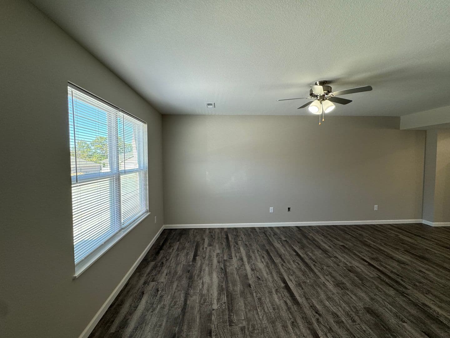 Warrenton Apartment: 16901 Cattail Bottoms Drive