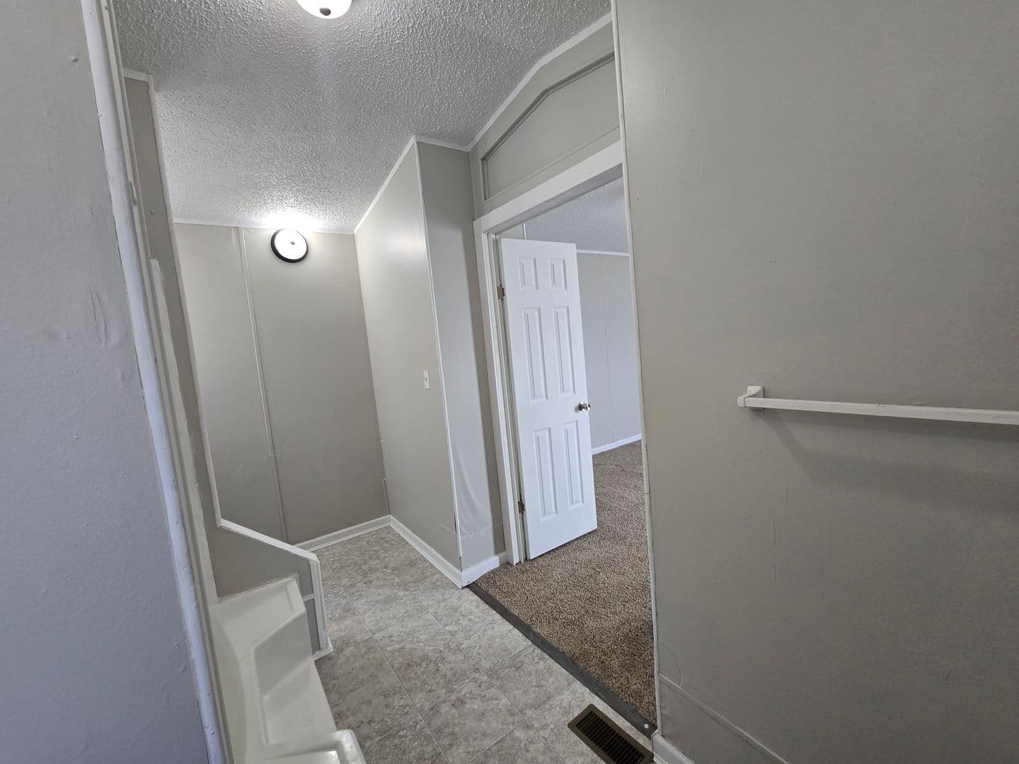 Warrenton Apartment: 1194 Juniper Drive